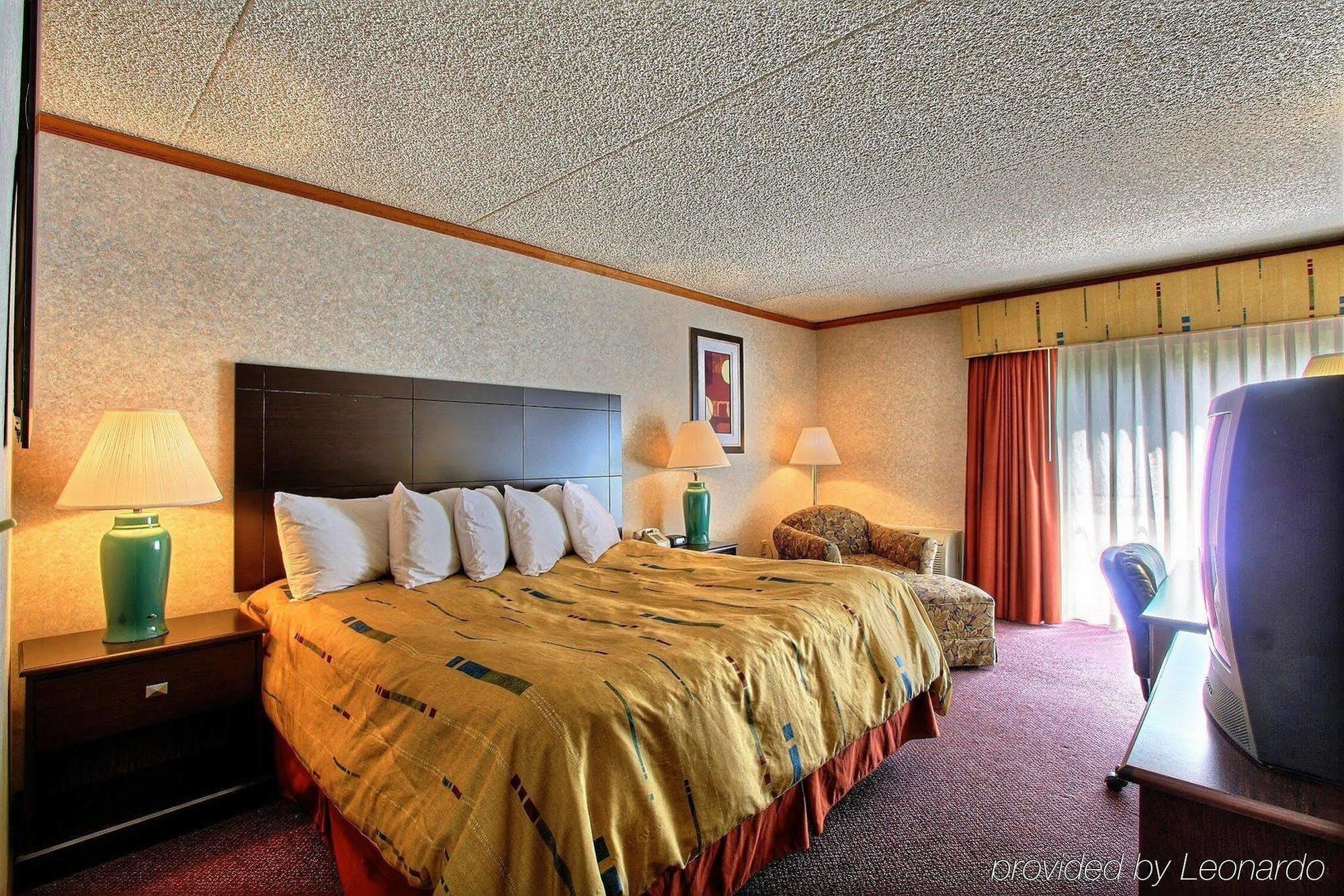 Days Inn & Suites By Wyndham Madison Heights Mi Luaran gambar