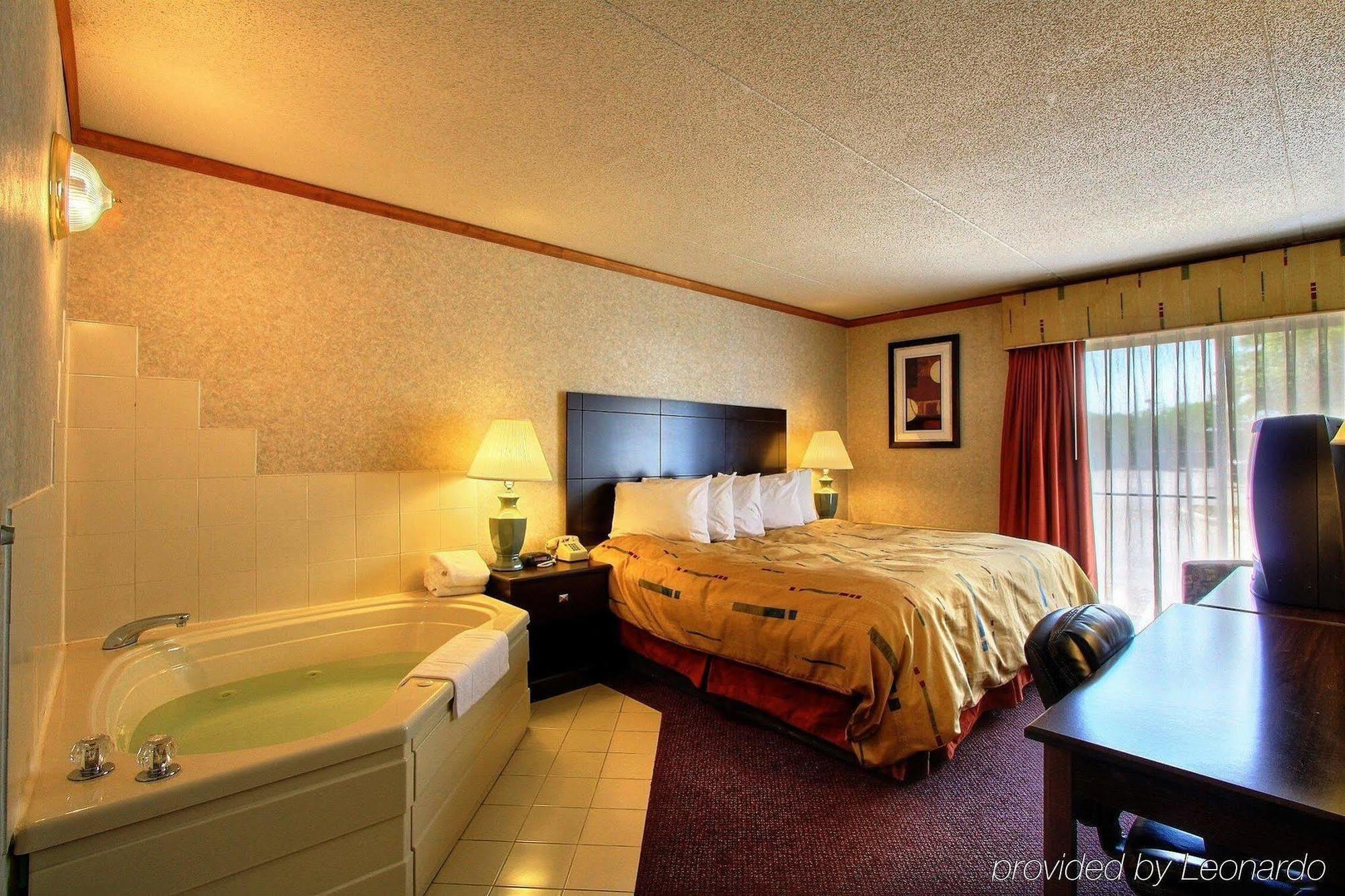 Days Inn & Suites By Wyndham Madison Heights Mi Luaran gambar